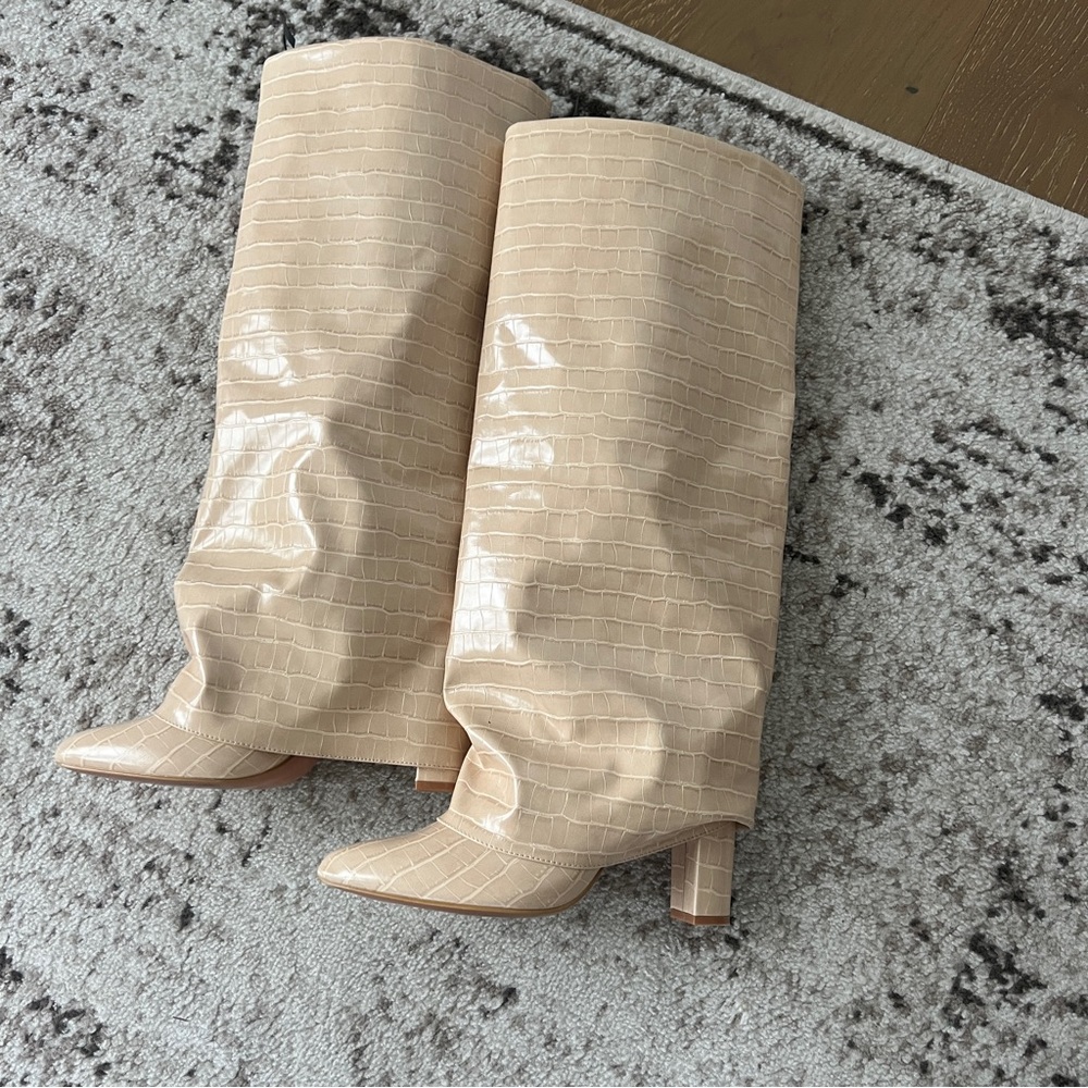 Beige Aligator Shark Boots